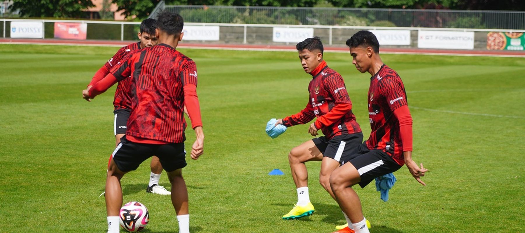 Timnas Indonesia U-23 terus mematangkan persiapannya di Paris, Prancis jelang laga playoff melawan G