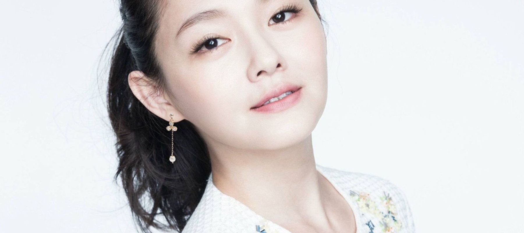 Barbie Hsu.