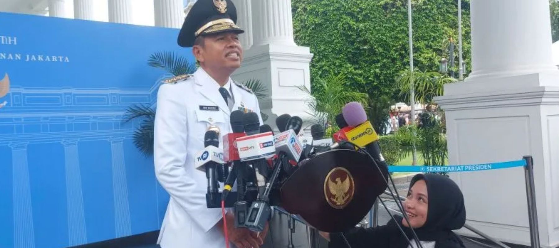 Gubernur Jawa Barat (Jabar) Dedi Mulyadi saat menyampaikan keterangan usai dilantik di kompleks Istana Kepresidenan