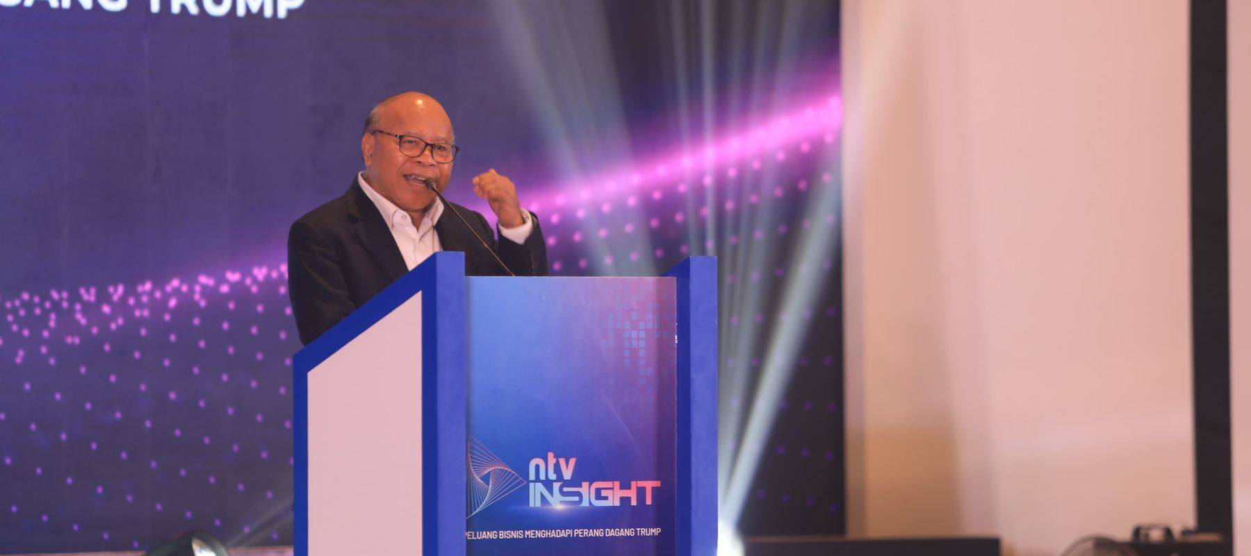 Presiden Direktur Nusantara TV Don Bosco Selamun dalam sambutannya saat membuka konferensi NTV Insight. 
