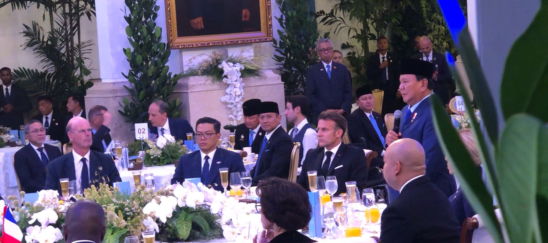 Momen Hangat Gala Dinner Prabowo dengan Macron dan Istrinya di Istana Negara