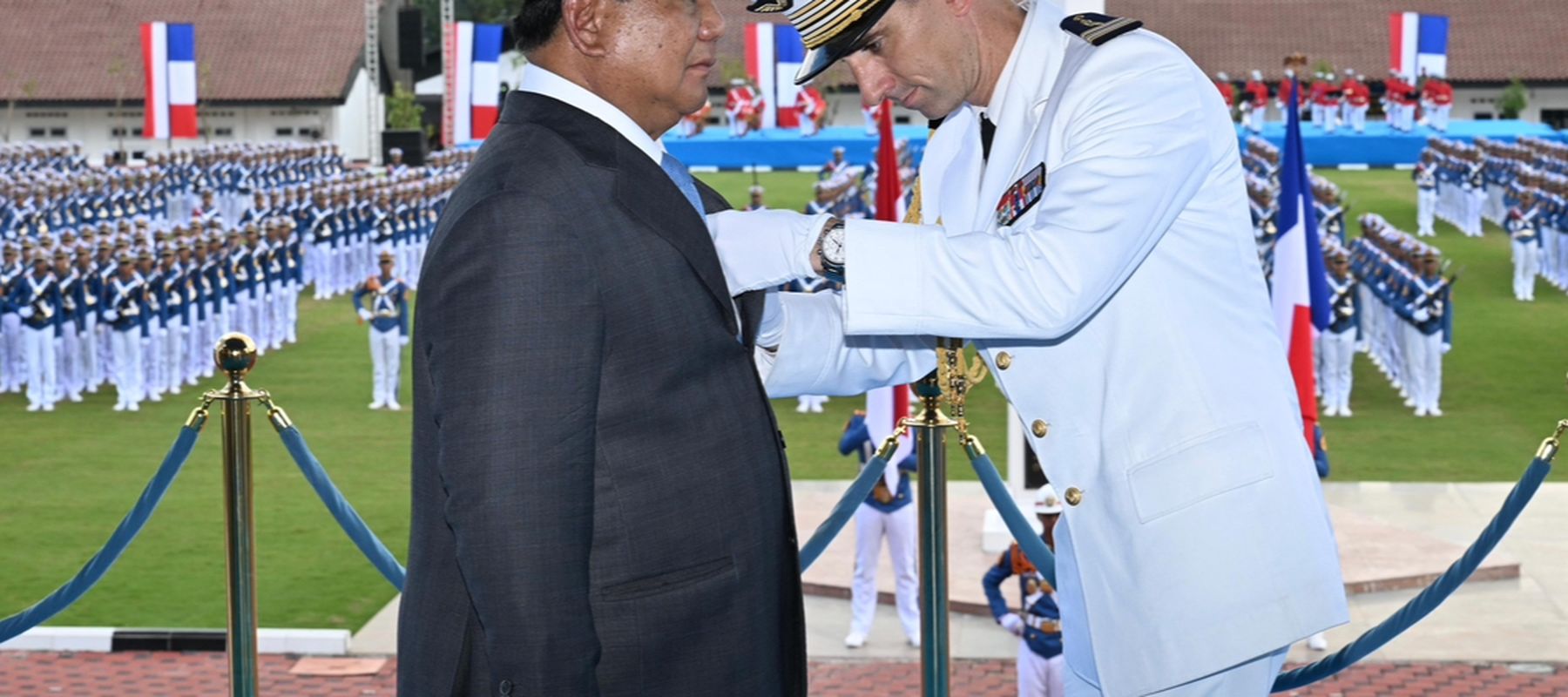 Presiden Macron Anugerahkan Grand Croix de la Légion d’Honneur kepada Presiden Prabowo