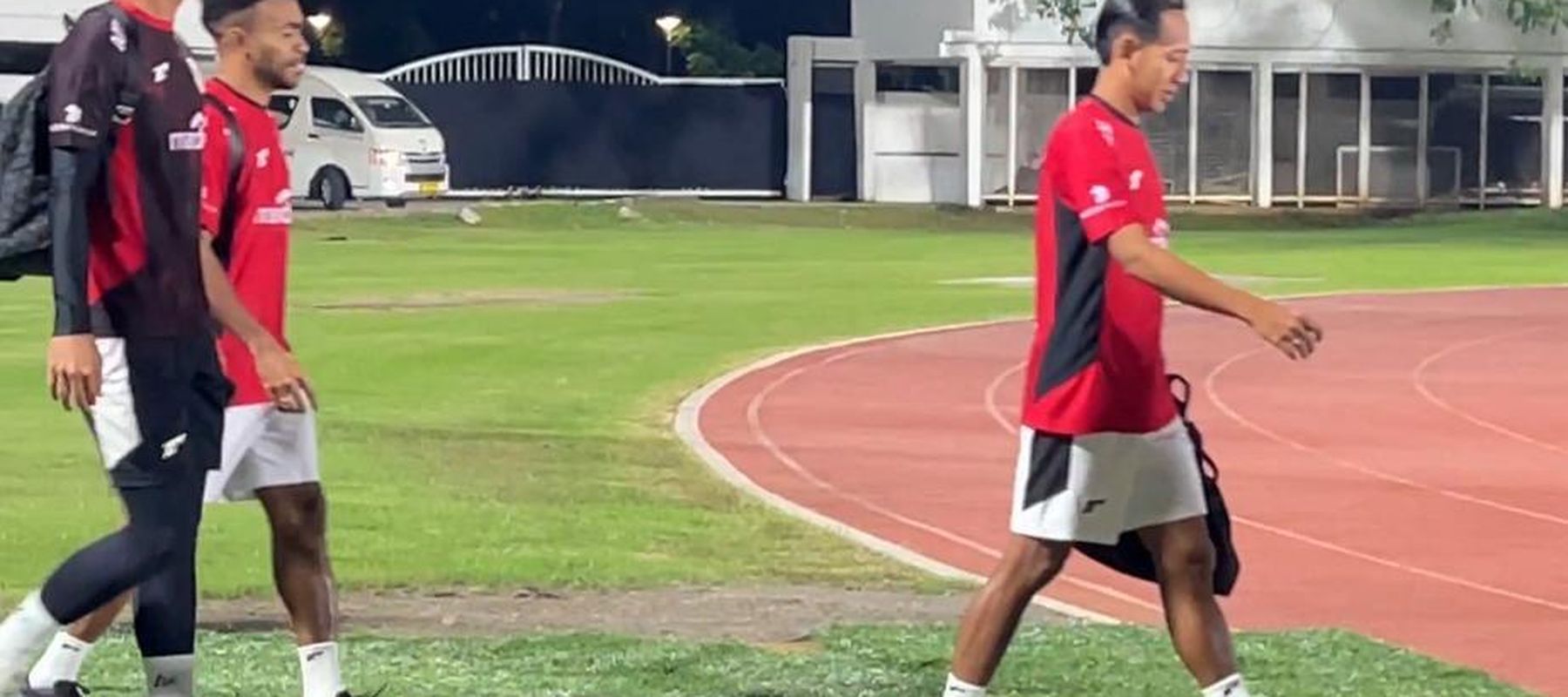 Beckham Putra (depan) saat mengikuti latihan Timnas di Stadion Madya, GBK, Jakarta. (NTVNews.id) 