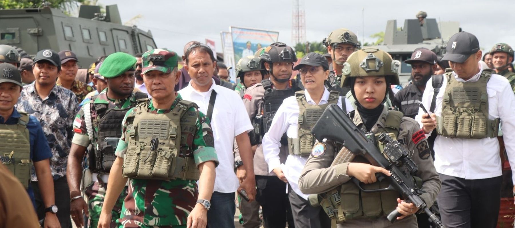 Polwan kawal kunjungan Menkeu dan Menhan. 
