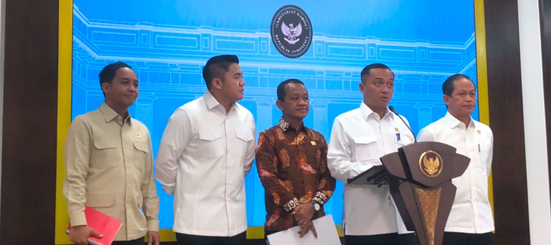 Pemerintah cabut Ijin Usaha Pertambangan (IUP) di Raja Ampat. 
