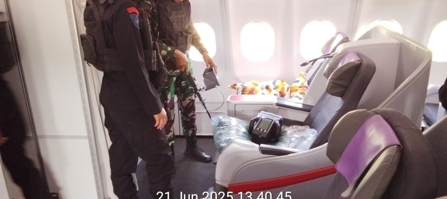 TNI Pastikan Keamanan Ancaman Bom di Saudia Arabia Airlines SV5688, Pesawat Kembali Lanjutkan Penerbangan Menuju Surabaya dengan Aman