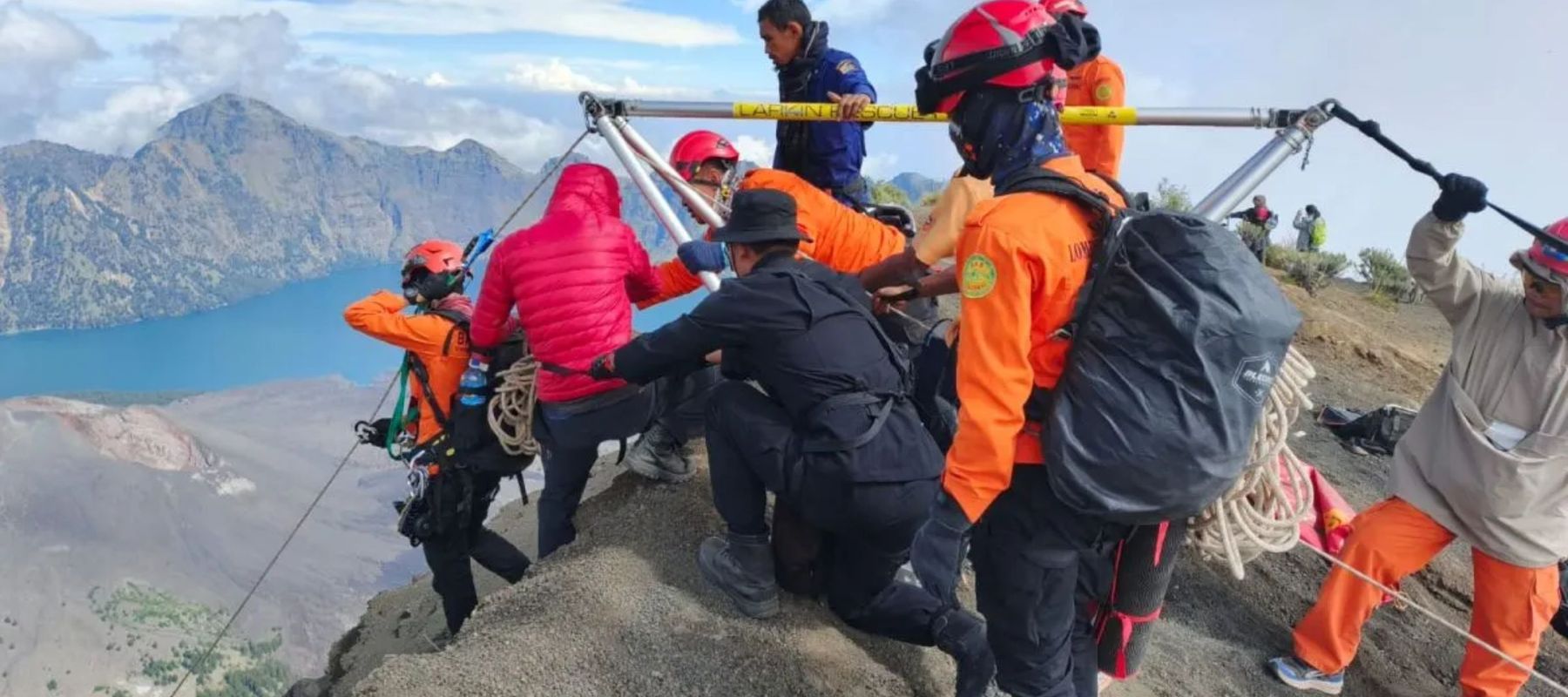 Evakuasi Pendaki Asal Brasil di Rinjani