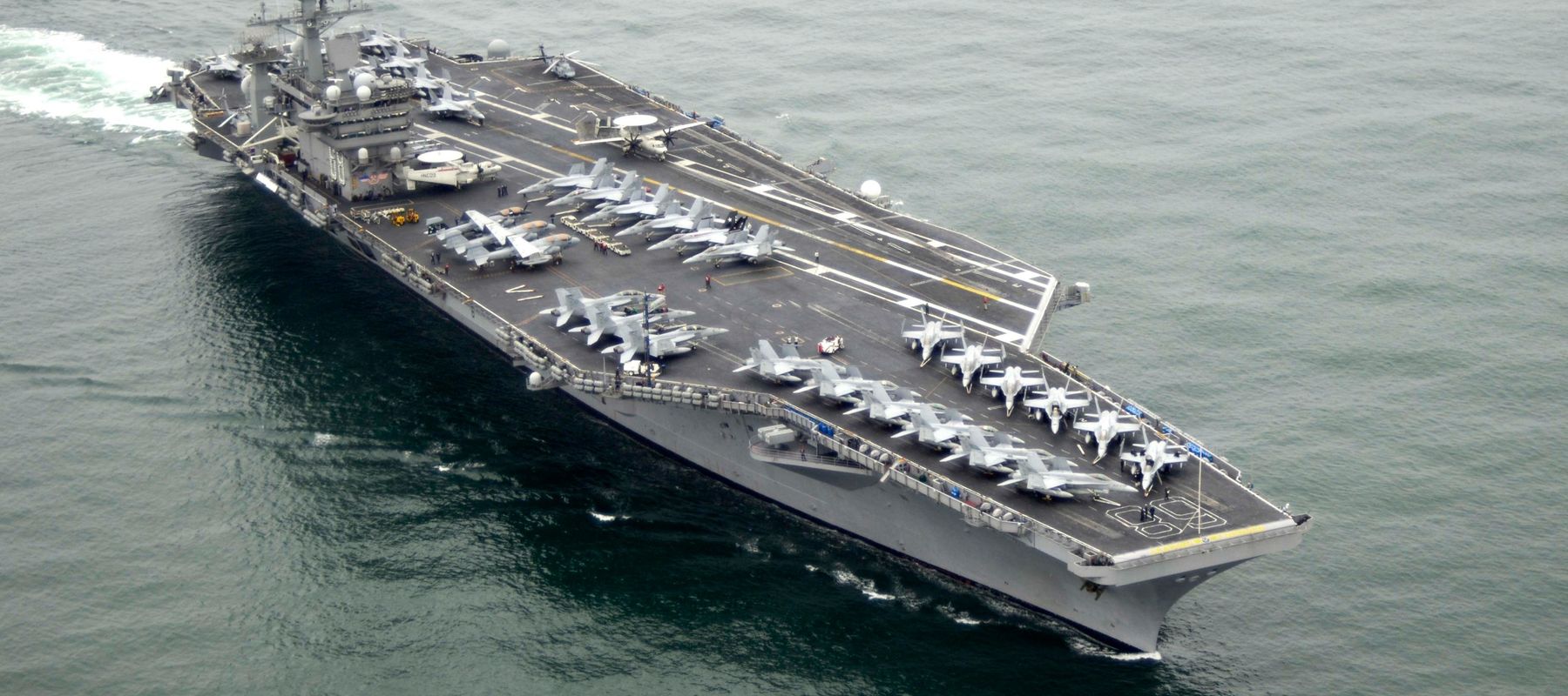 Kapal induk Amerika Serikat USS Nimitz (CVN-68).