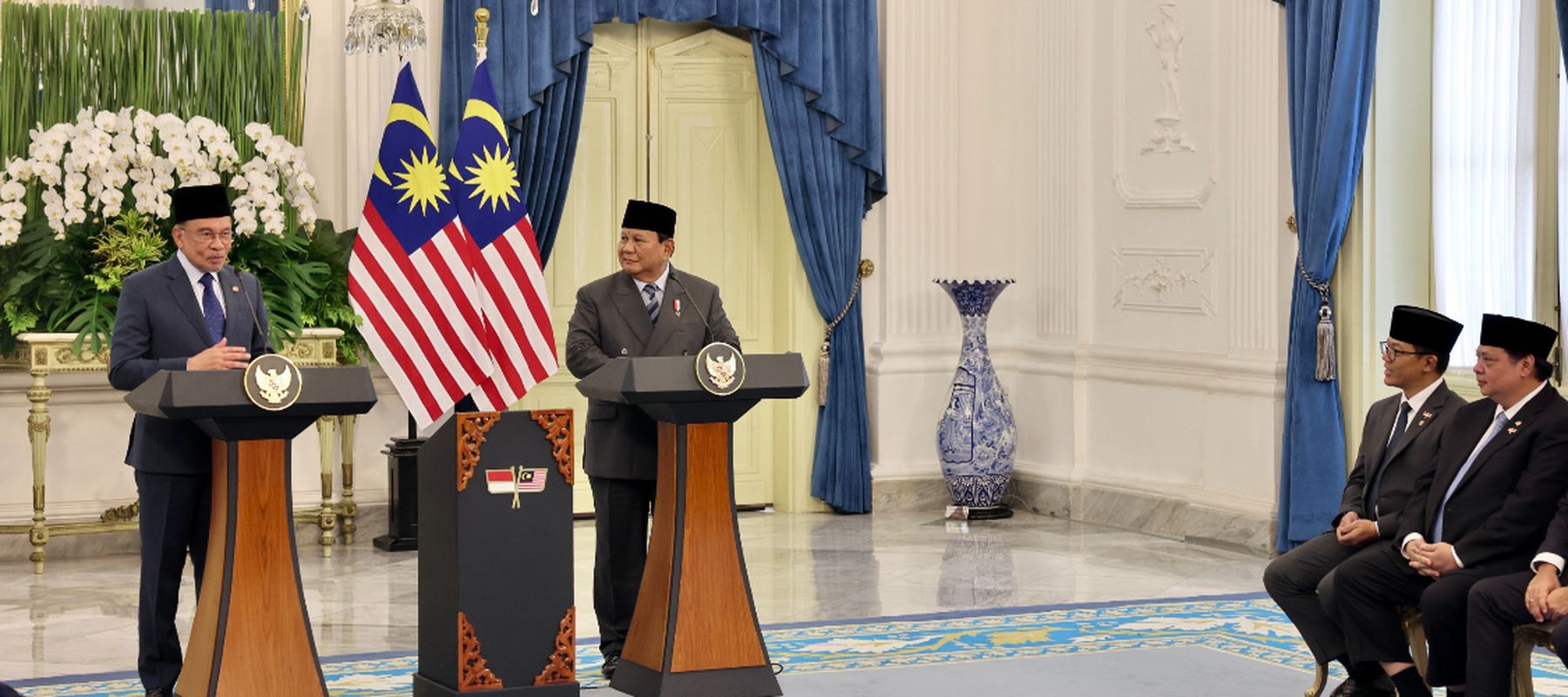Prabowo Subianto dan Perdana Menteri (PM) Malaysia Anwar Ibrahim