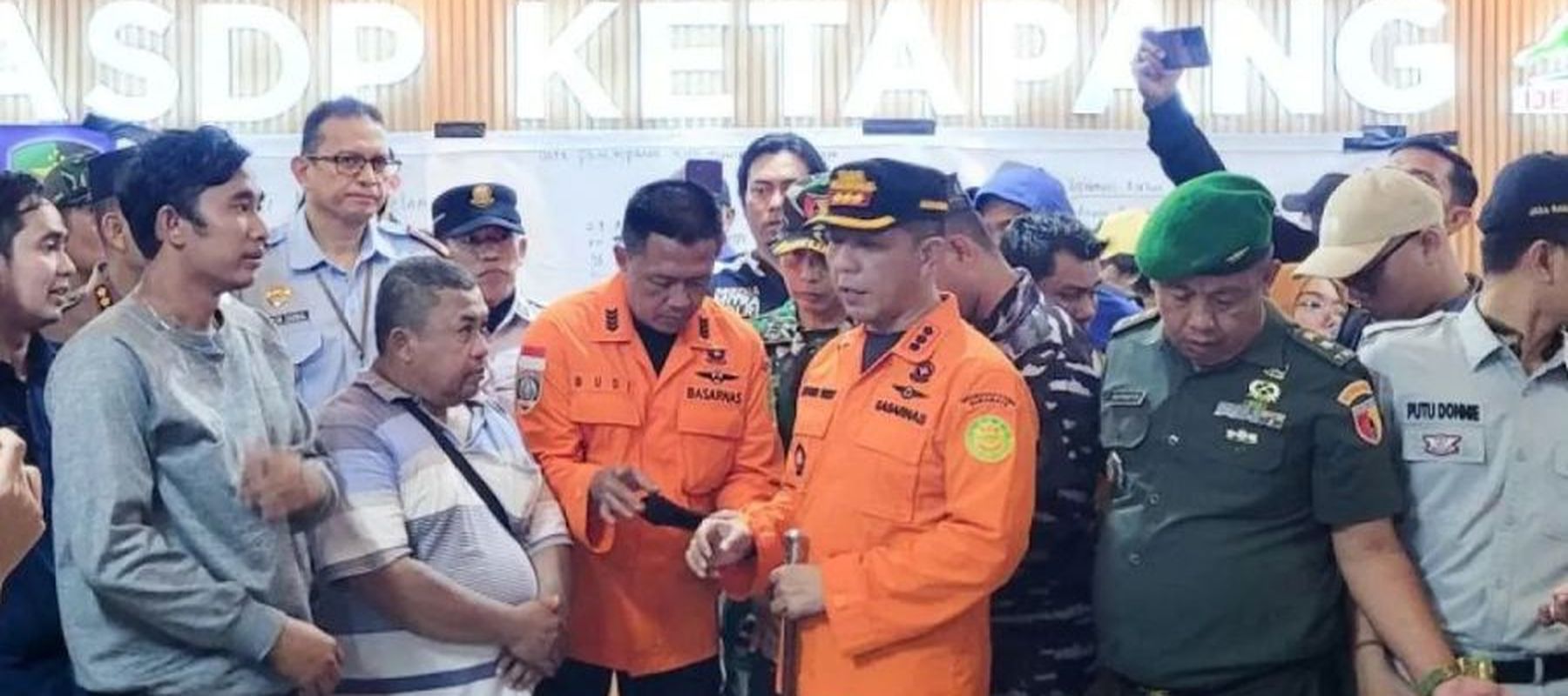 21 korban selamat Kapal Tunu tiba di Pelabuhan Ketapang
