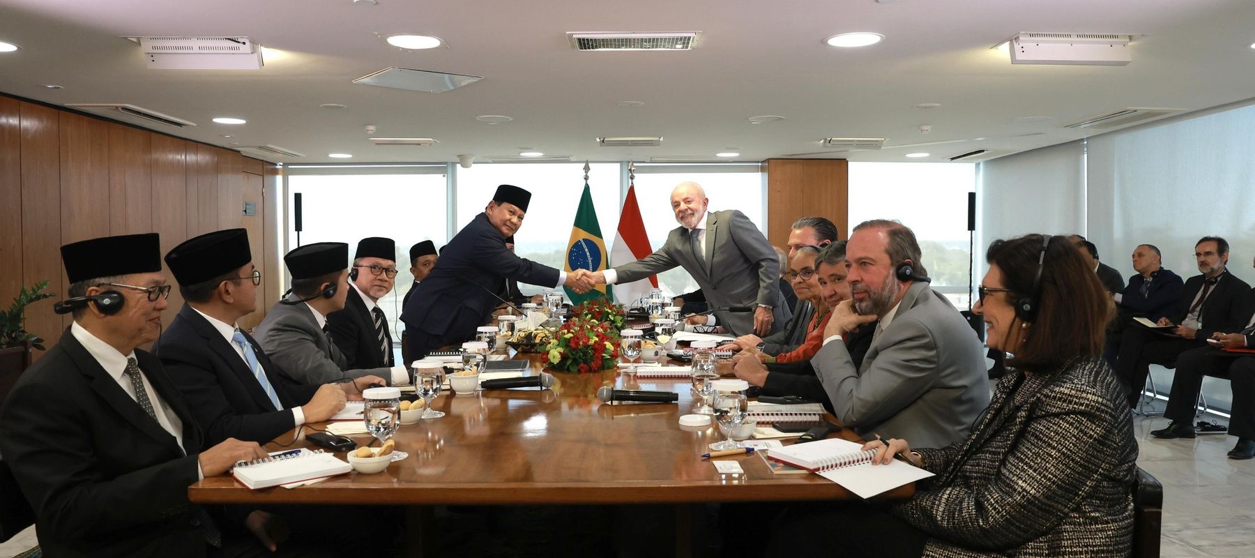 Presiden Prabowo Subianto dan Presiden Brazil Luiz Inácio Lula da Silva