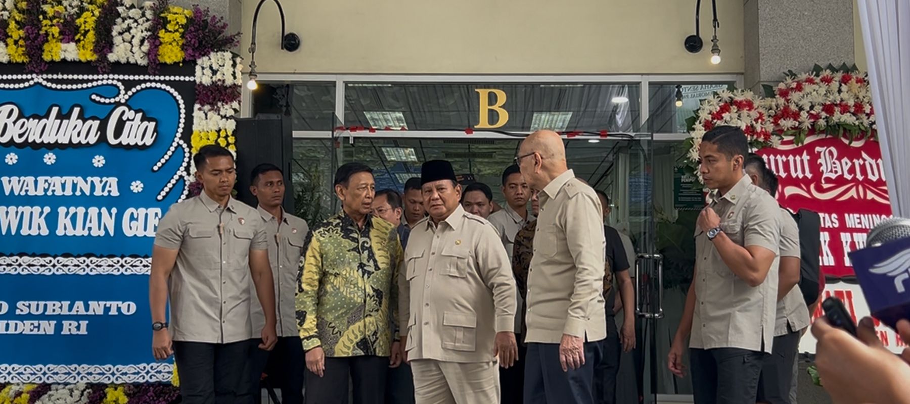 Prabowo Melayat Kwiek Kian Gie 