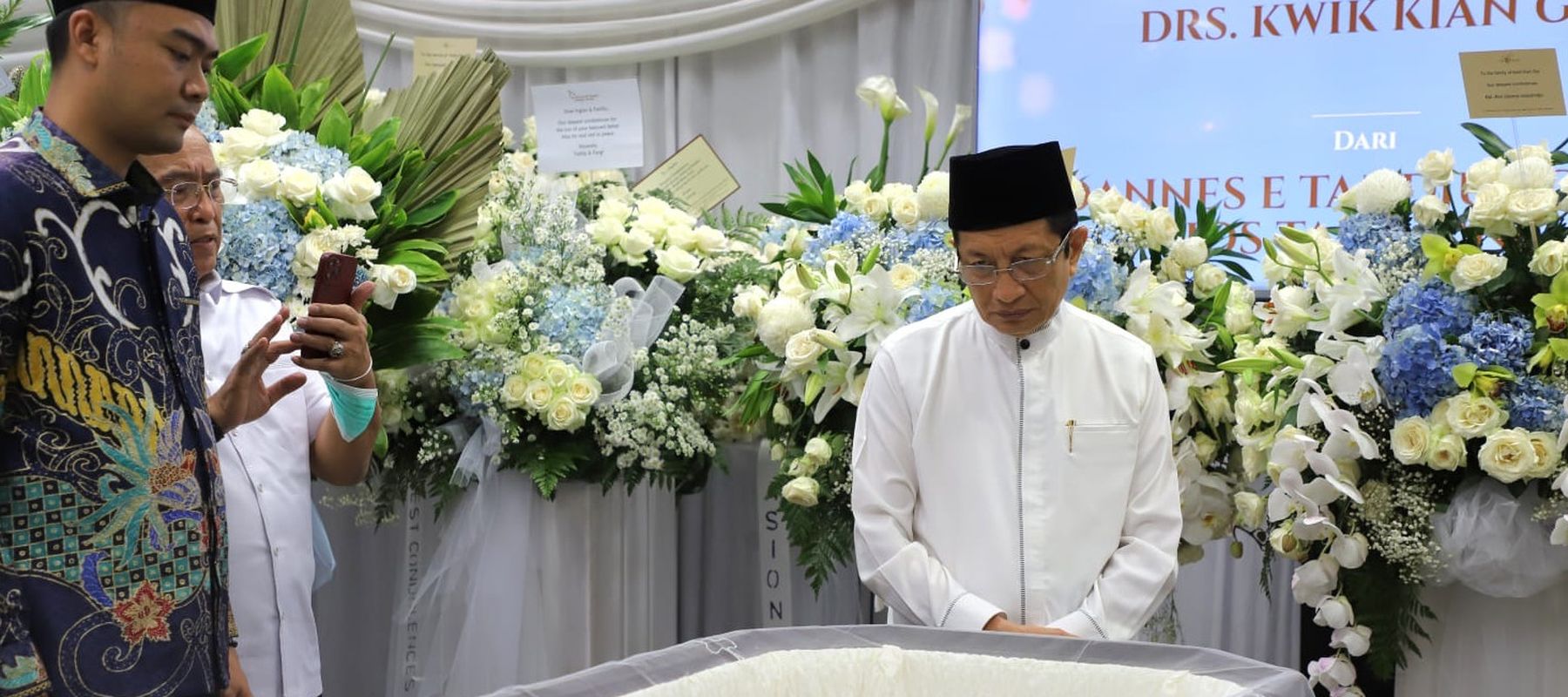 Menag Melayat Kwik Kian Gi
