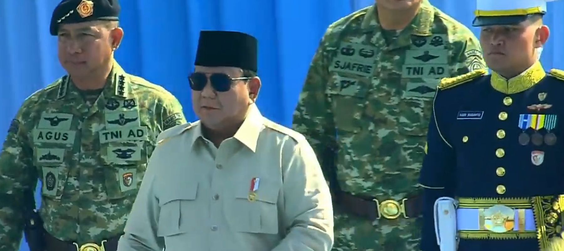 Presiden Prabowo Subianto memimpin Upacara Gelar Pasukan Operasional dan Kehormatan Militer di Lapangan Udara Suparlan, Pusdiklatpassus, Batujajar, Bandung, Minggu 10 Agustus 2025.