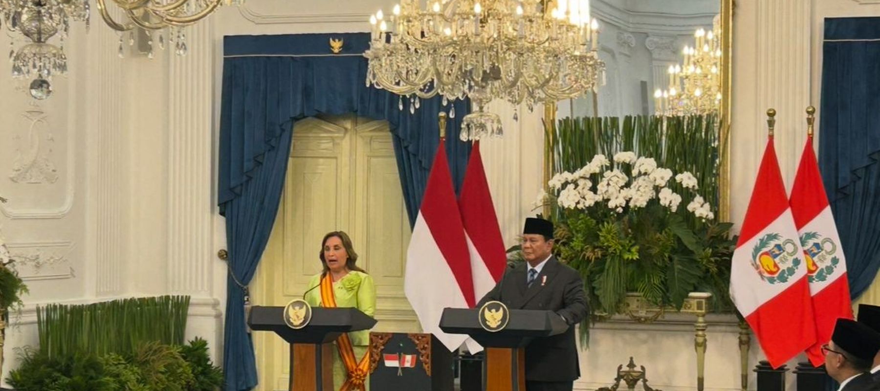 Prabowo dan Presiden Peru Dina Boluarte di Istana Merdeka