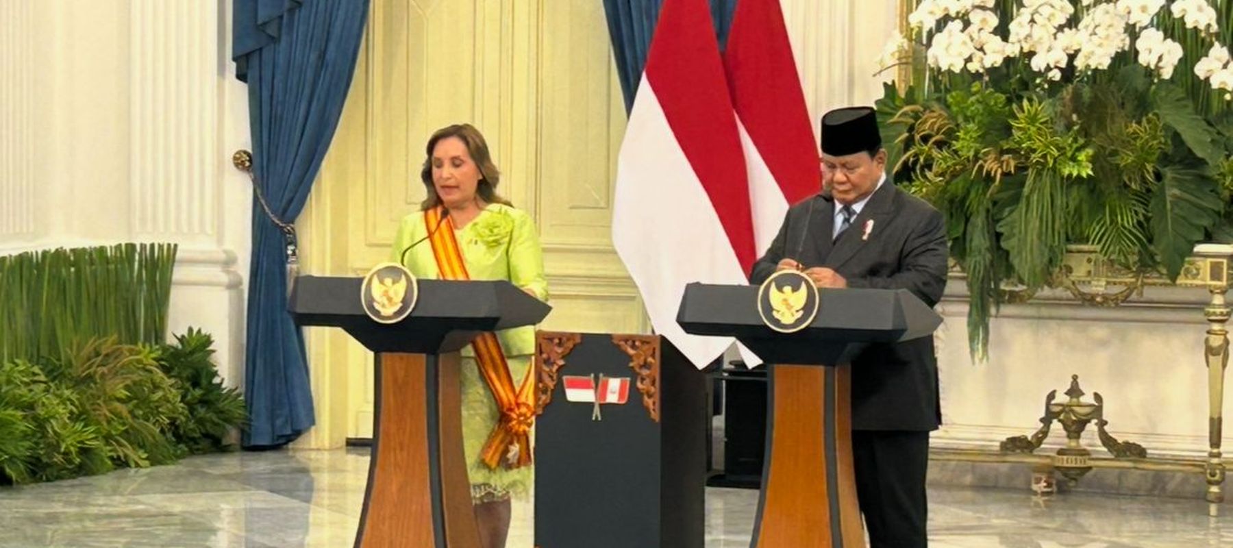 Prabowo dan Presiden Peru Dina Boluarte di Istana Merdeka
