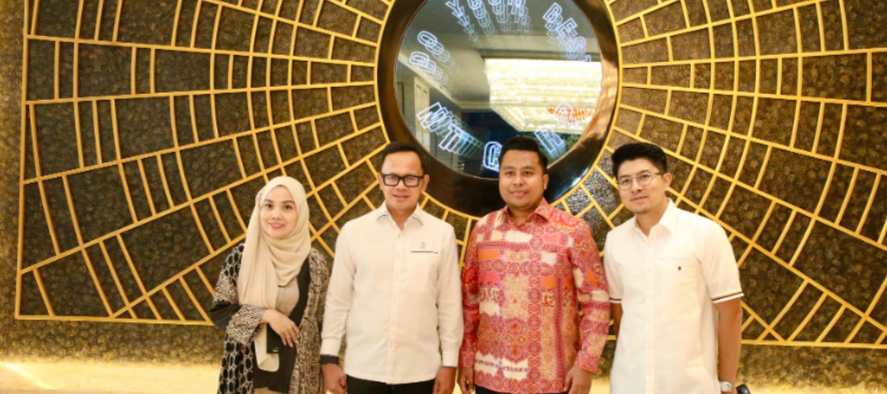 Wakil Menteri Dalam Negeri, Bima Arya Sugiarto dan Direktur NTV Tommy William Tampubolon
