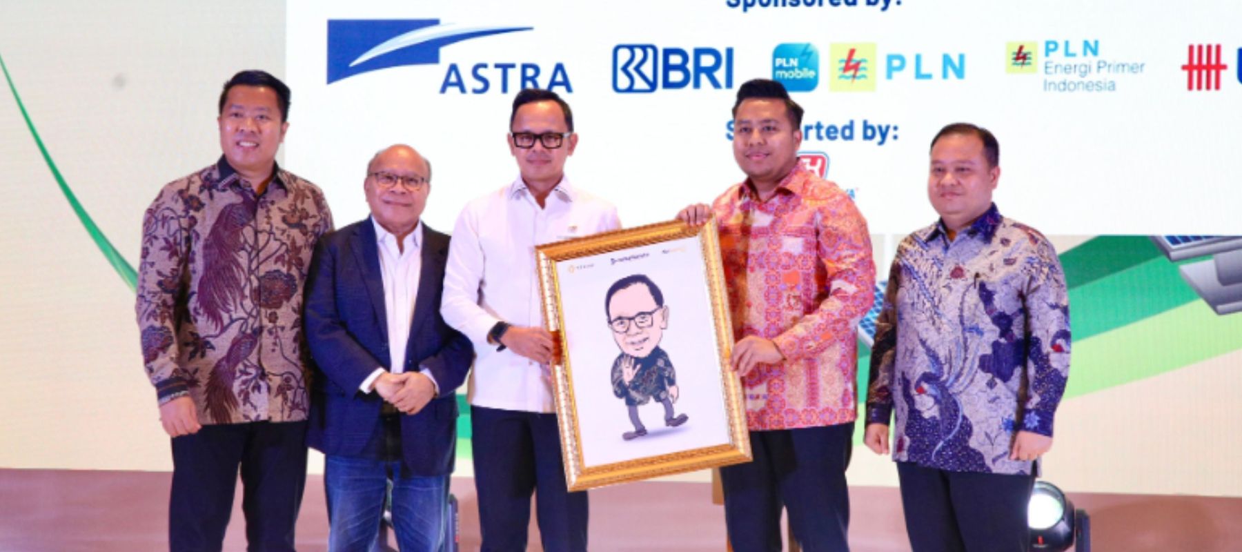 Wakil Menteri Dalam Negeri, Bima Arya Sugiarto bersama Direktur Utama	Randy Monthonaro, Direktur NTV Tommy William Tampubolon, Direktur NTV Dimpos Giarto Valentino Tampubolondan Presiden Direktur Pemberitaan NTV Don Bosco Selamun