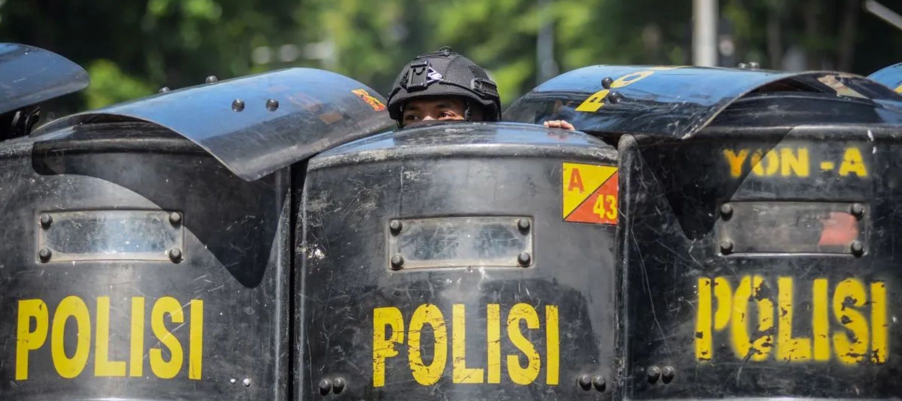 Ilustrasi Polisi Tahan Demo di Kwitang