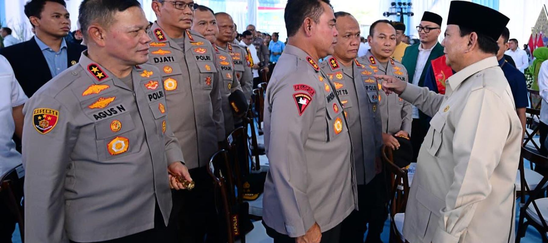 Presiden Prabowo Subianto menghadiri pemusnahan narkoba 214,84 ton senilai 29,37 triliun bersama Kapolri Jenderal Polisi Listyo Sigit Prabowo di Lapangan Bhayangkara, Mabes Polri, Jakarta Selatan, Selasa, 29 oktober 2025.