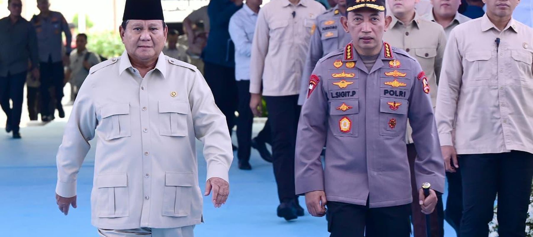 Presiden Prabowo Subianto menghadiri pemusnahan narkoba 214,84 ton senilai 29,37 triliun bersama Kapolri Jenderal Polisi Listyo Sigit Prabowo di Lapangan Bhayangkara, Mabes Polri, Jakarta Selatan, Selasa, 29 oktober 2025.