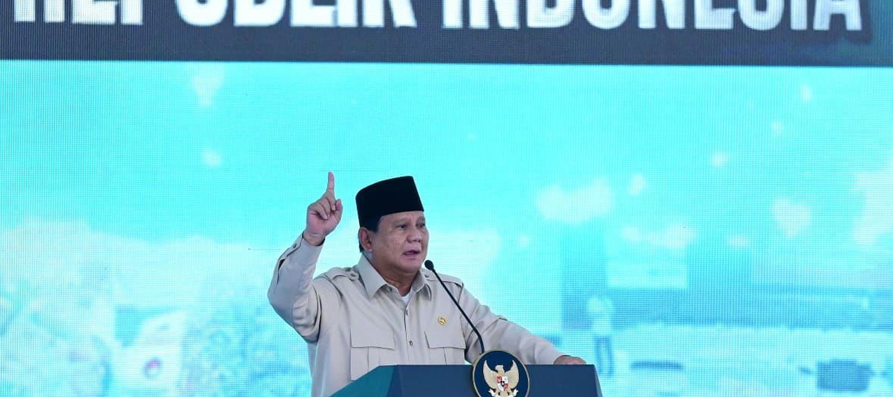 Presiden Prabowo Subianto menghadiri pemusnahan narkoba 214,84 ton senilai 29,37 triliun bersama Kapolri Jenderal Polisi Listyo Sigit Prabowo di Lapangan Bhayangkara, Mabes Polri, Jakarta Selatan, Selasa, 29 oktober 2025.