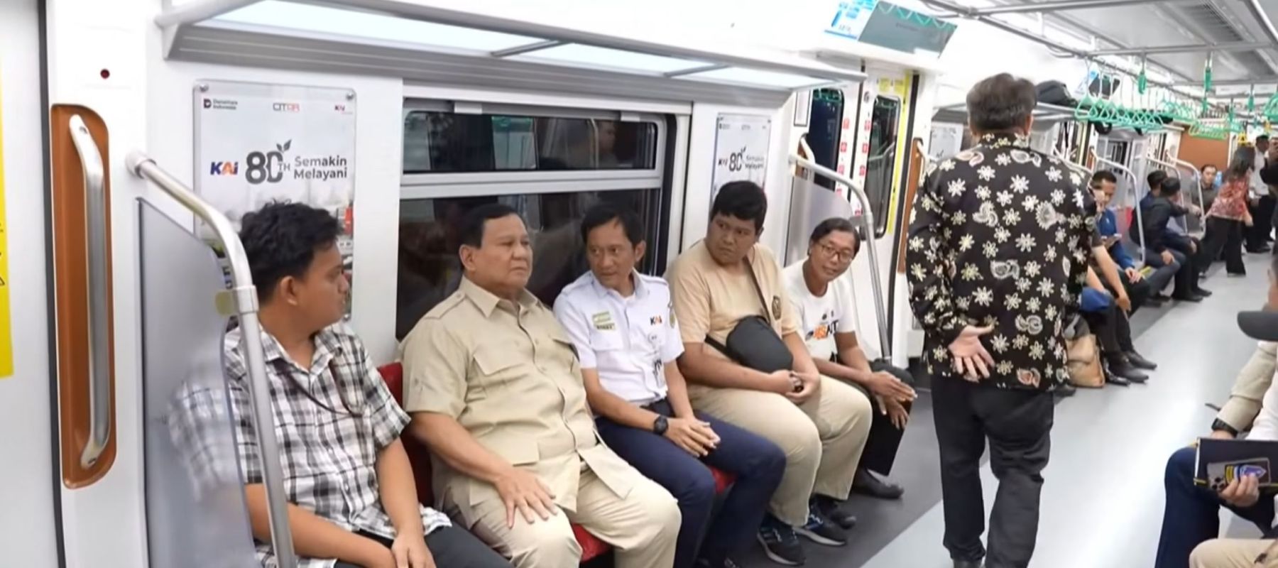 Prabowo di Stasiun Manggarai