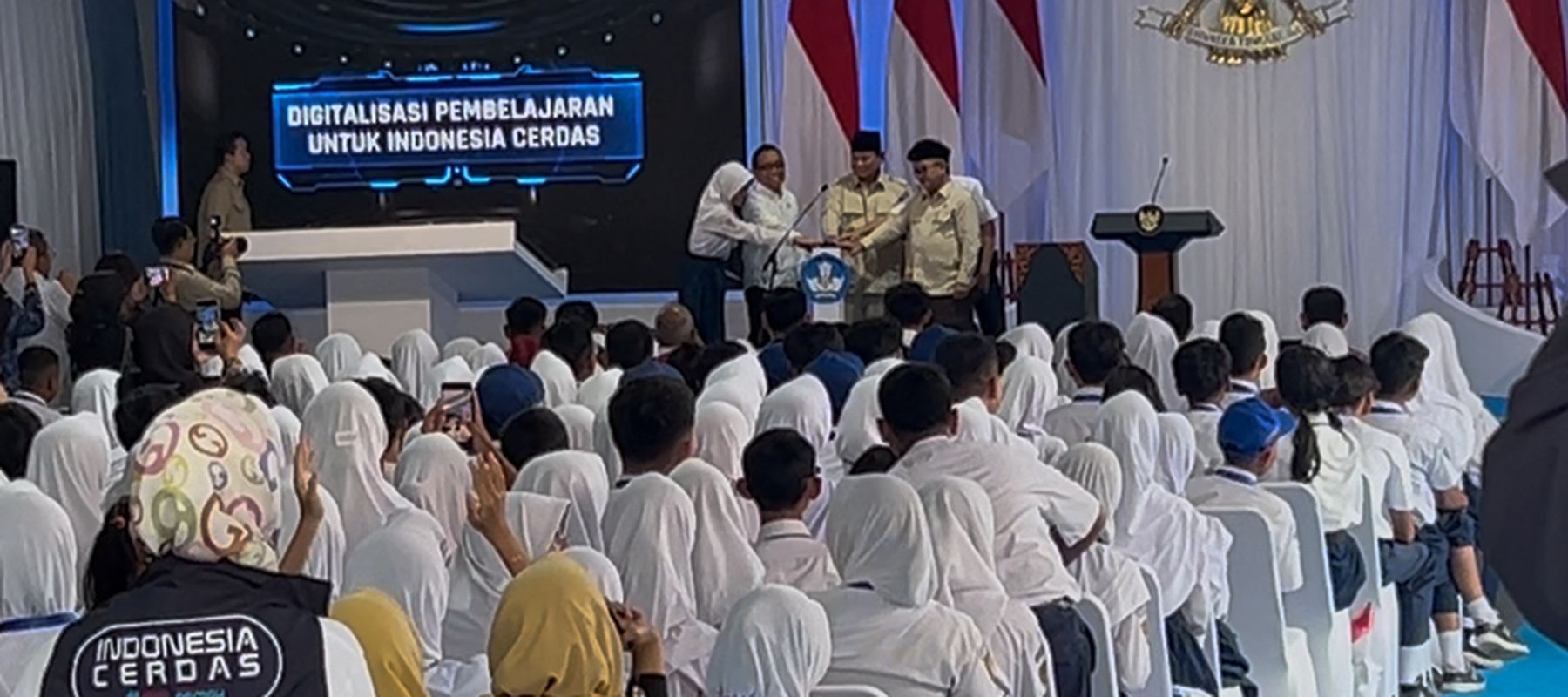 Prabowo Resmi Luncurkan Digitalisasi Pembelajaran untuk Indonesia Cerdas di SMPN 4 Bekasi
