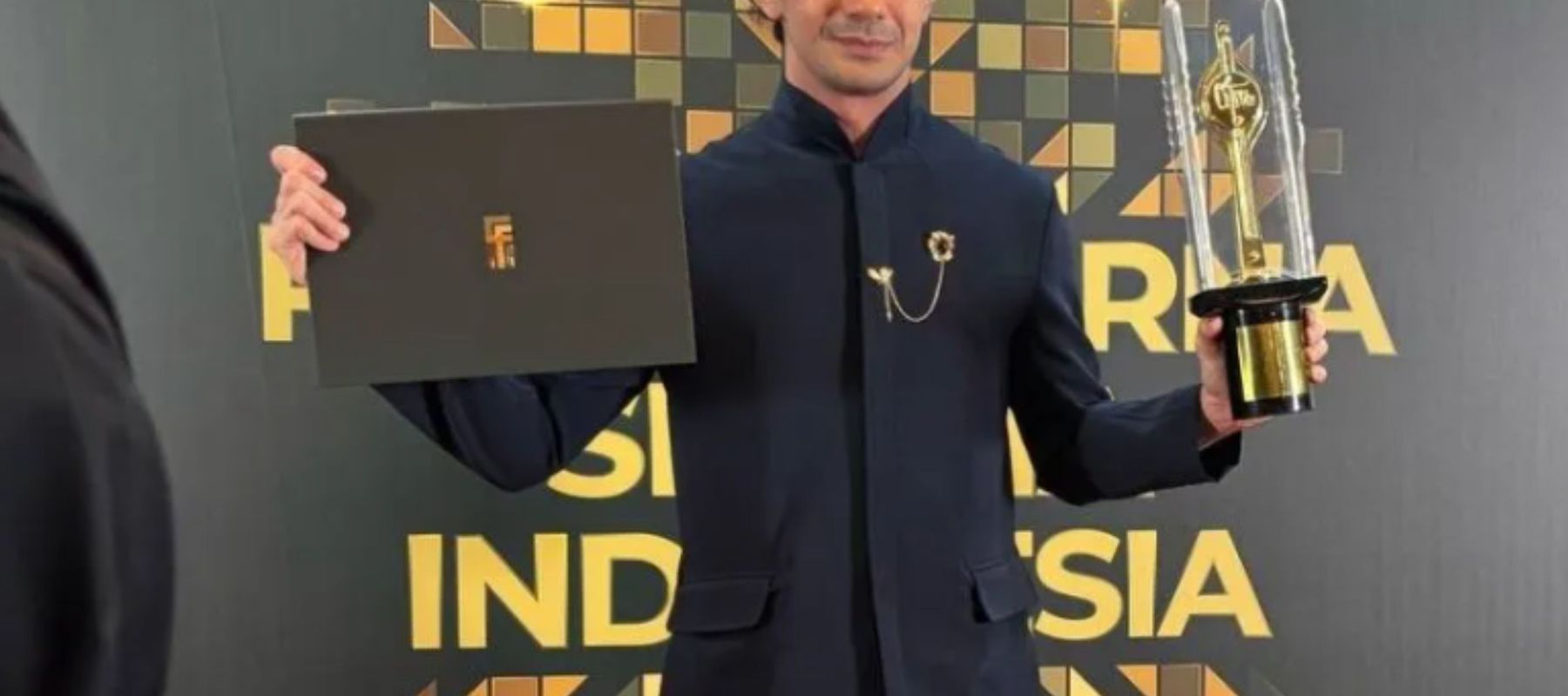 Reza Rahadian dalam gelaran malam penganugerahan FFI 2025 di Jakarta, Kamis malam (20/11/2025). ANTARA/ Sinta Ambar