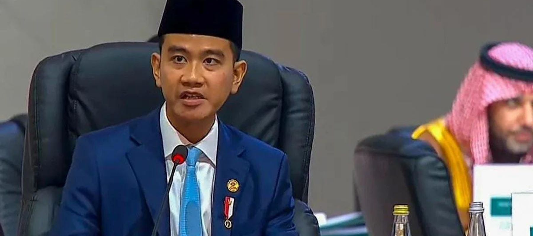 Wakil Presiden RI Gibran Rakabuming Raka menyampaikan pidato pada sesi kedua Konferensi Tingkat Tinggi (KTT) G20 di Johannesburg, Afrika Selatan, Sabtu 22 November 2025. ANTARA/Mentari Dwi Gayati/am.