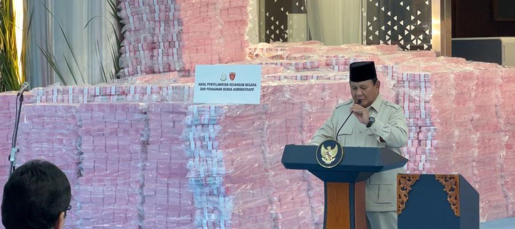 Presiden Prabowo Subianto di acara penyerahan Rp6,6 triliun dari Satgas PKH. 