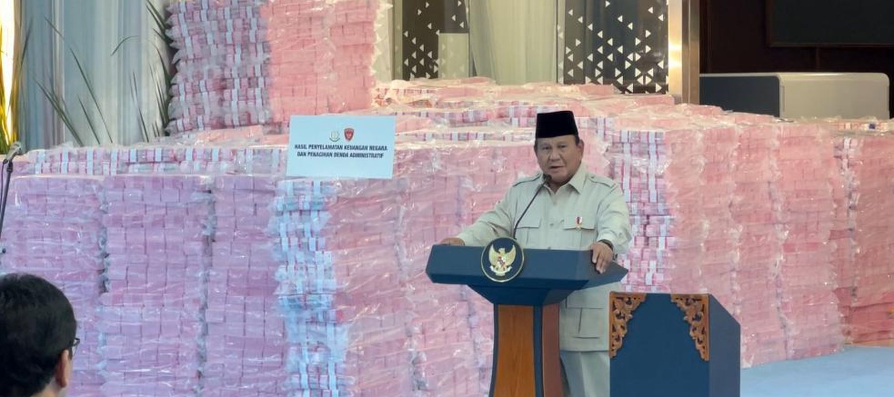 Presiden Prabowo Subianto di acara penyerahan uang Rp6,6 triliun oleh Satgas PKH. 