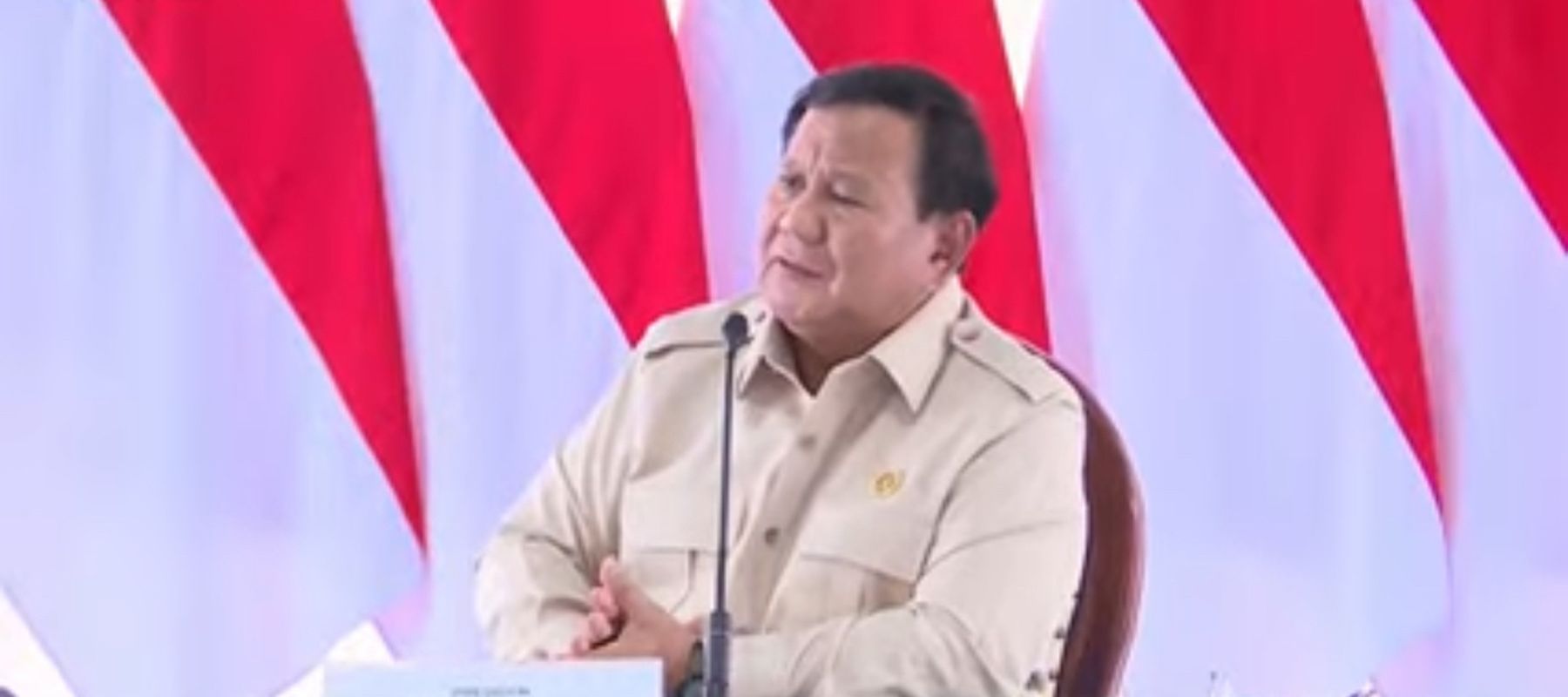 Prabowo Pimpin Rapat Koordinasi Usai Tinjau Lokasi Bencana di Aceh Tamiang