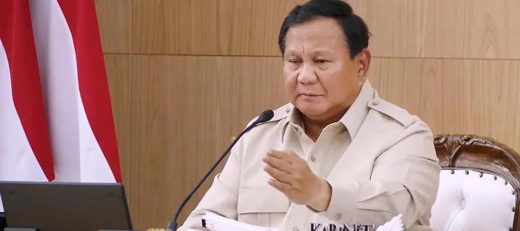 Tangkapan layar - Presiden Prabowo Subianto memberikan arahan dalam retret Kabinet Merah Putih atau taklimat awal tahun di Padepokan Garuda Yaksa, Hambalang, Bogor, Jawa Barat, Selasa 6 Januari 2026. ANTARA/HO-Youtube Sekretariat Presiden/aa.