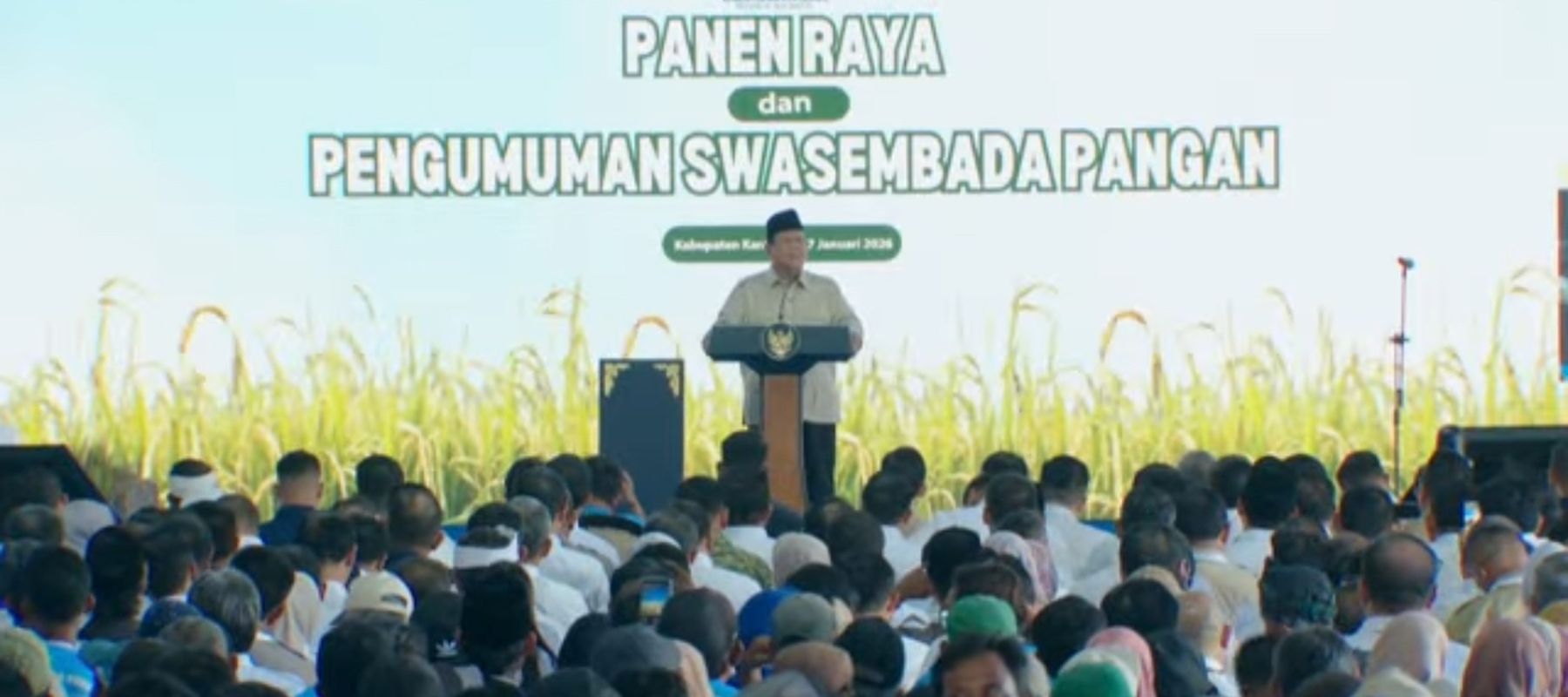 Presiden Prabowo Subianto menghadiri kegiatan panen raya di Karawang, Jawa Barat