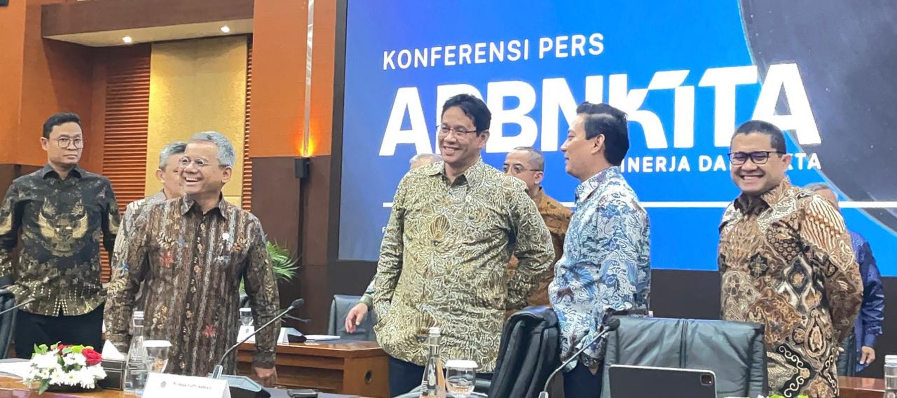 Wakil Menteri Keuangan (Wamenkeu) Thomas Djiwandono menyampaikan bahwa program Makan Bergizi Gratis (MBG) telah menyerap anggaran sebesar Rp51,5 triliun per 31 Desember 2025.