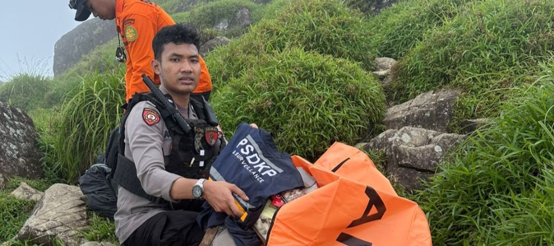 Tim SAR gabungan berhasil menemukan korban serta sejumlah bagian pesawat di area operasi jatuhnya pesawat ATR 42-500