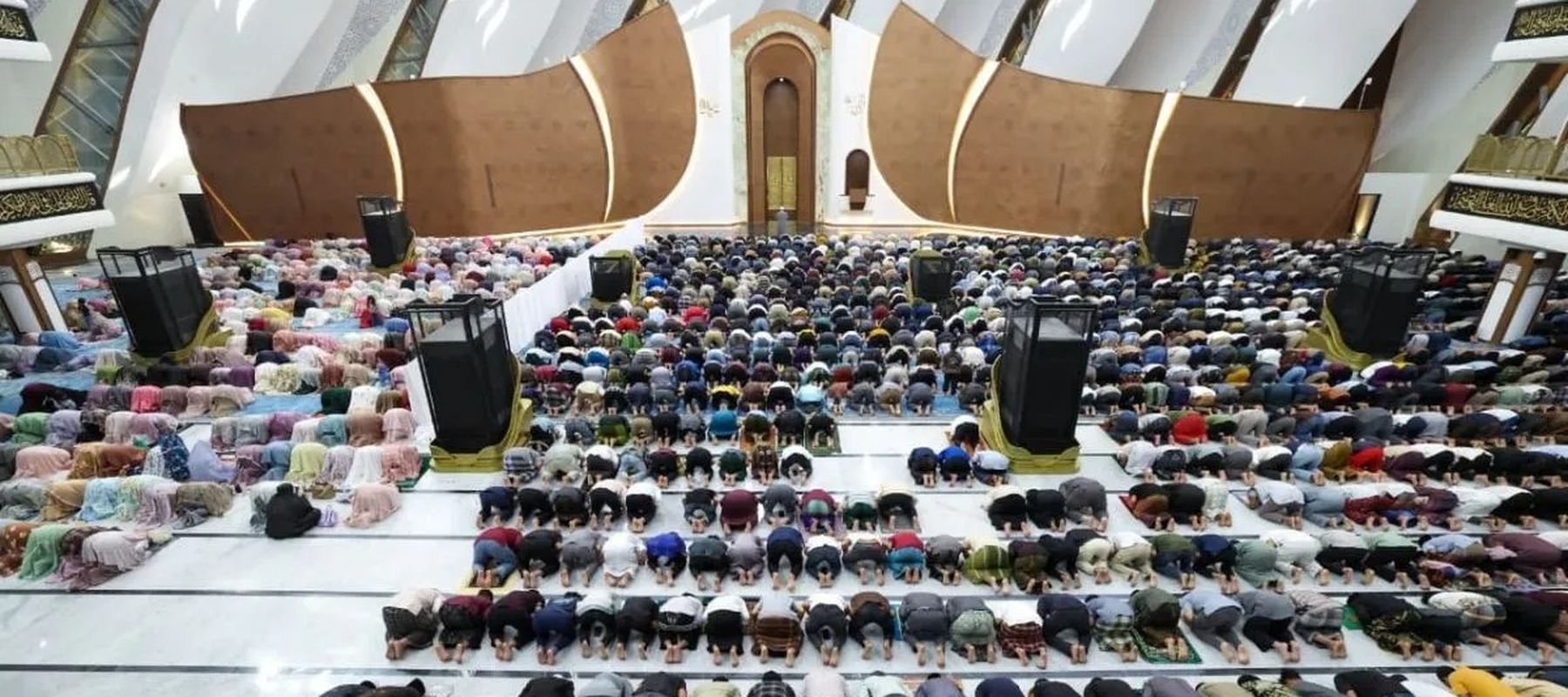 Shalat Tarawih pertama Ramadhan 2026 yang dilaksanakan pada Rabu, 18 Februari 2026, sebagai pertanda difungsikannya Masjid IKN yang bakal menyandang status Masjid Negara. ANTARA/HO-dokumen Humas Otorita IKN
