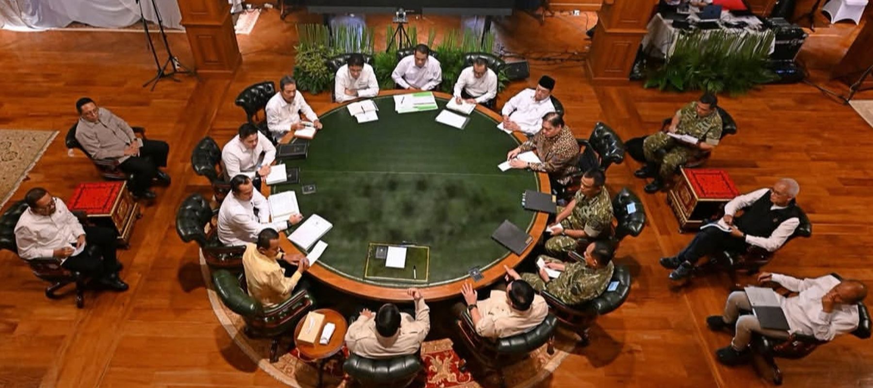 Prabowo Gelar Pertemuan Strategis di Hambalang Bahas Pangan, Energi, dan Idulfitri