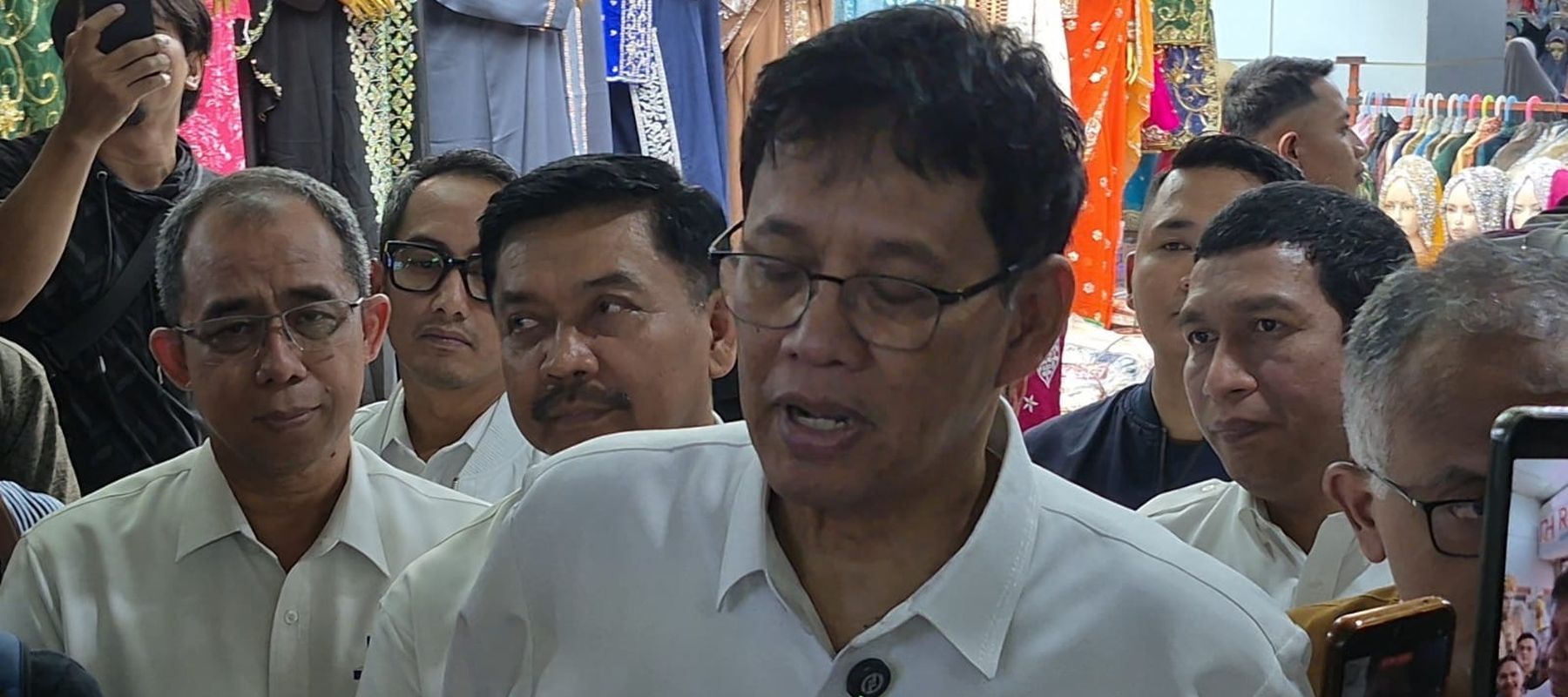 Menteri Keuangan (Menkeu) Purbaya Yudhi Sadewa membuka opsi dari pengendalian belanja yang tidak produktif hingga kemungkinan penyesuaian harga bahan bakar minyak (BBM) subsidi jika harga minyak dunia terus melonjak.
