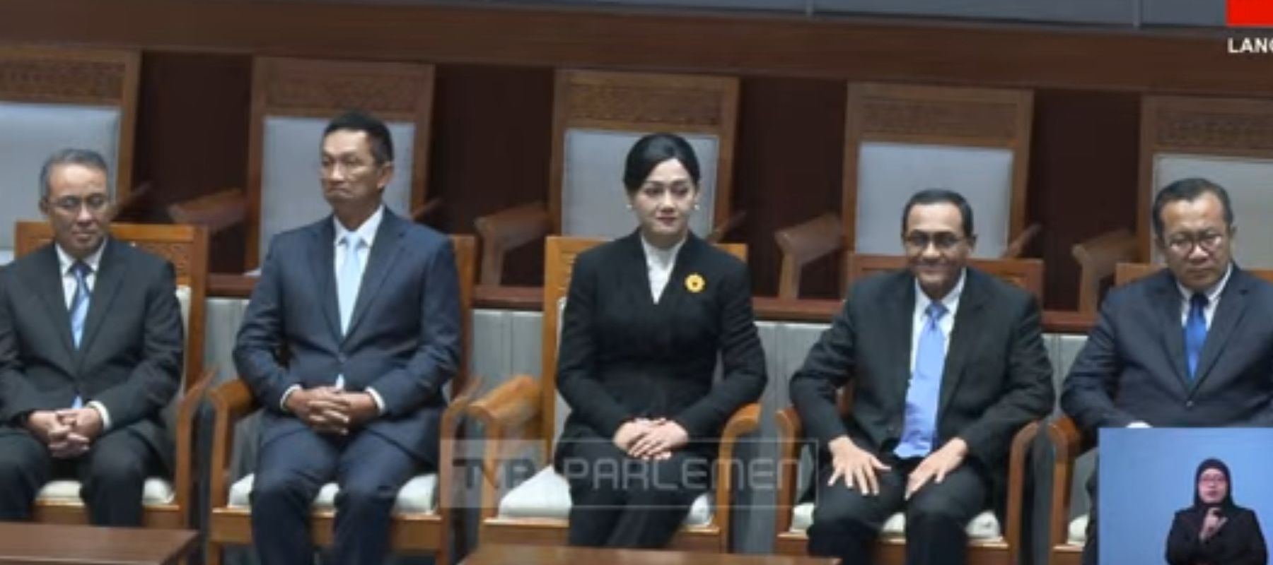 Dewan Komisioner Otoritas Jasa Keuangan terpilih. 