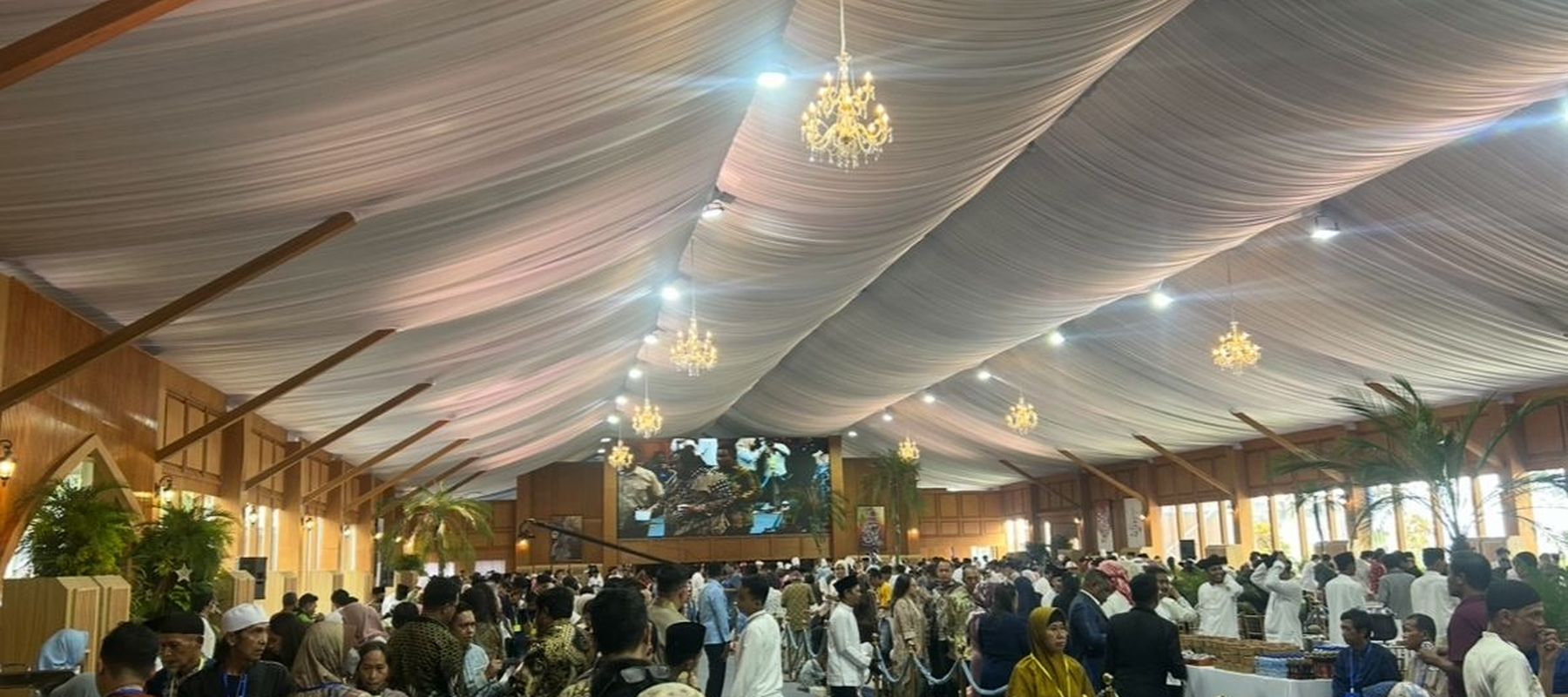 Suasana Open House di Istana Kepresidenan Jakarta