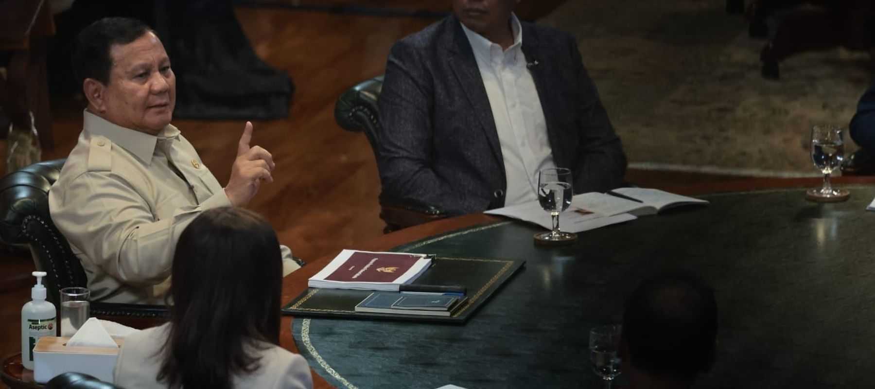 Presiden Prabowo Subianto dalam sesi wawancara. 