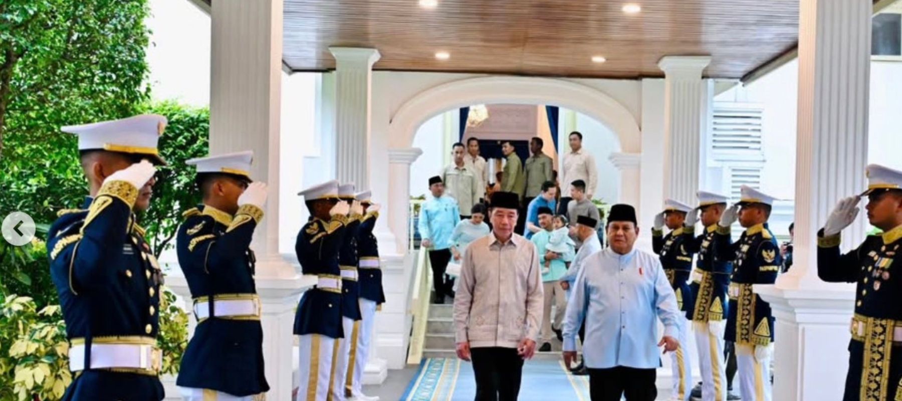 Presiden ke-7 Jokowi bersama Presiden Prabowo 