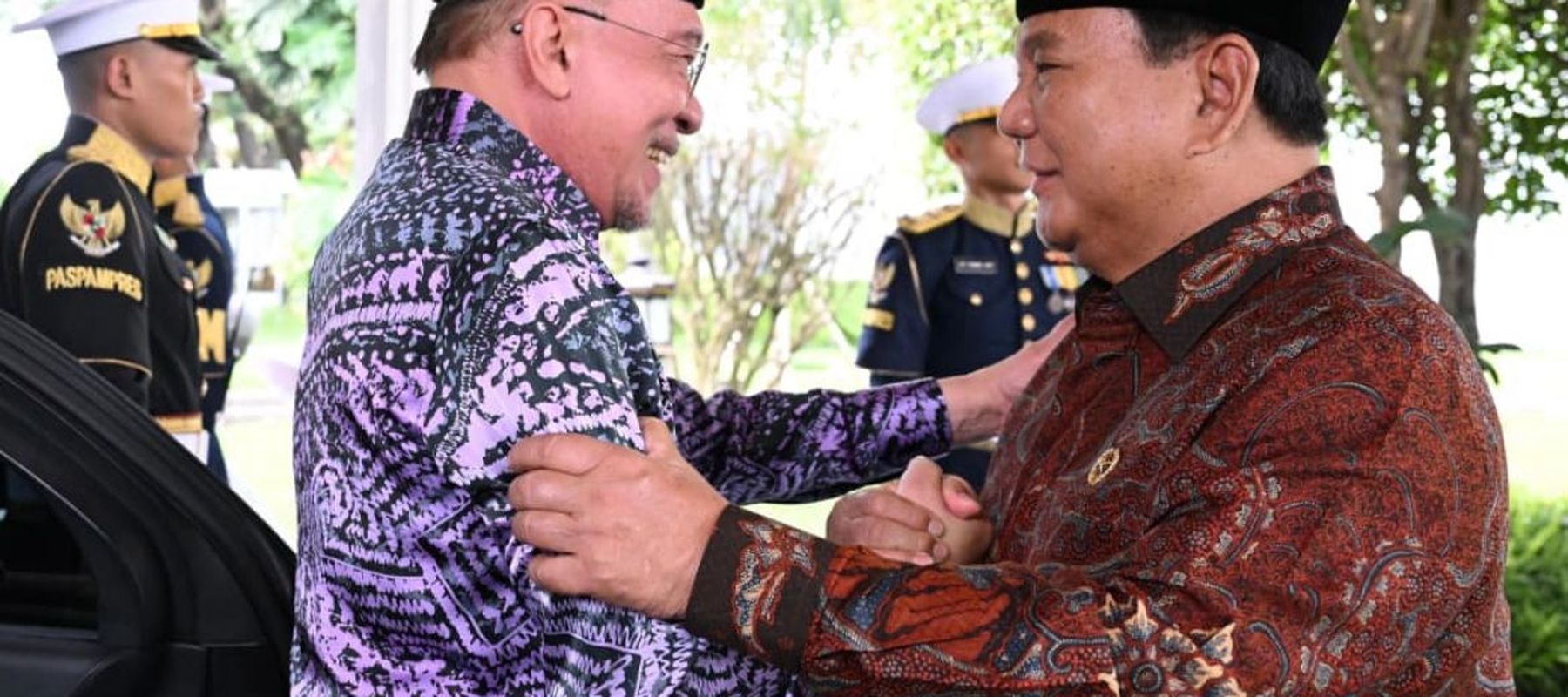 Presiden Prabowo Subianto menerima kunjungan sahabat lamanya yang juga Perdana Menteri (PM) Malaysia, Anwar Ibrahim, di Istana Merdeka