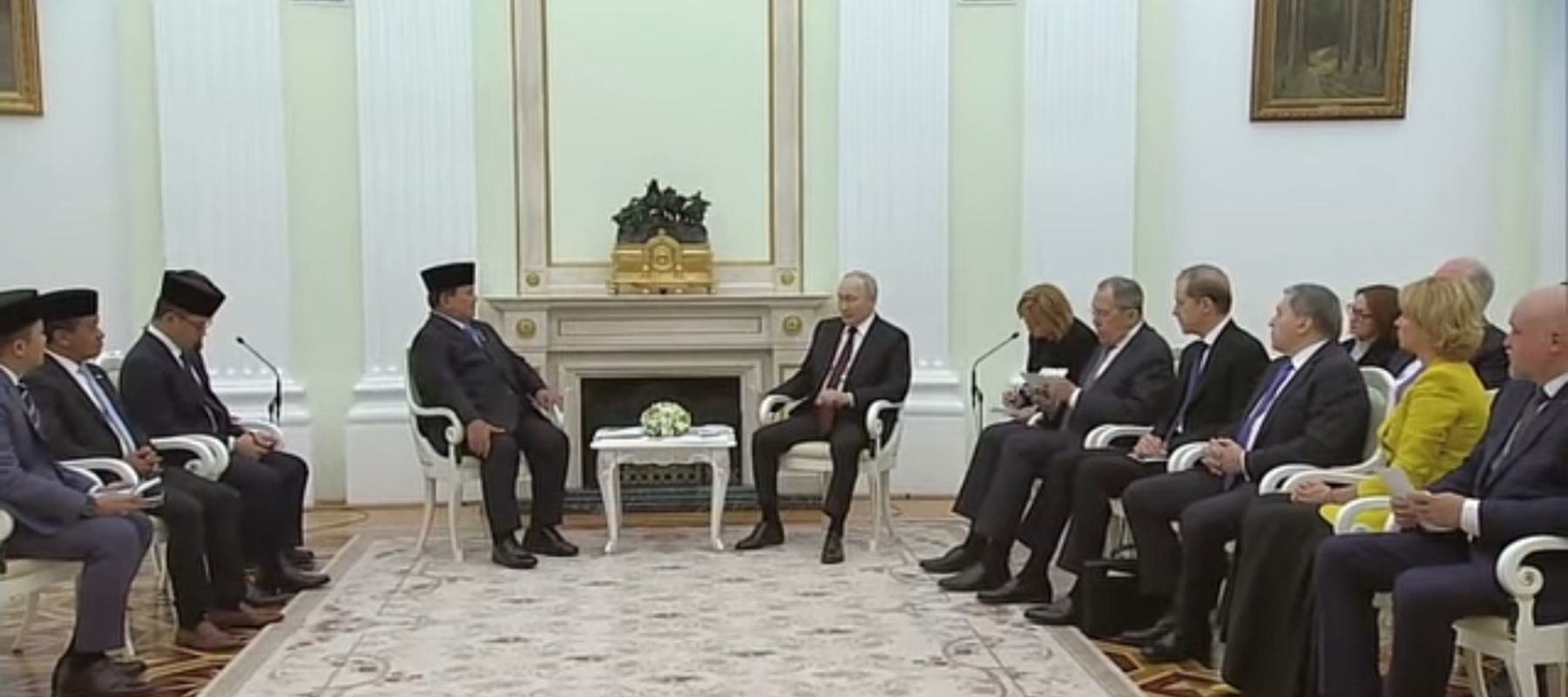 Presiden RI Prabowo Subianto dan Presiden Rusia Vladimir Putin