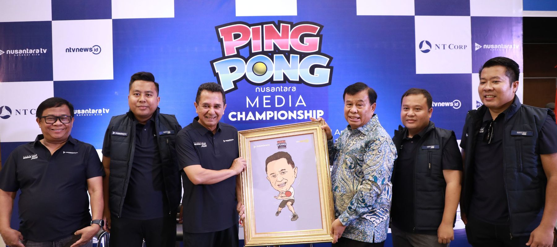 Presiden Komisaris NT Corp memberikan karikatur