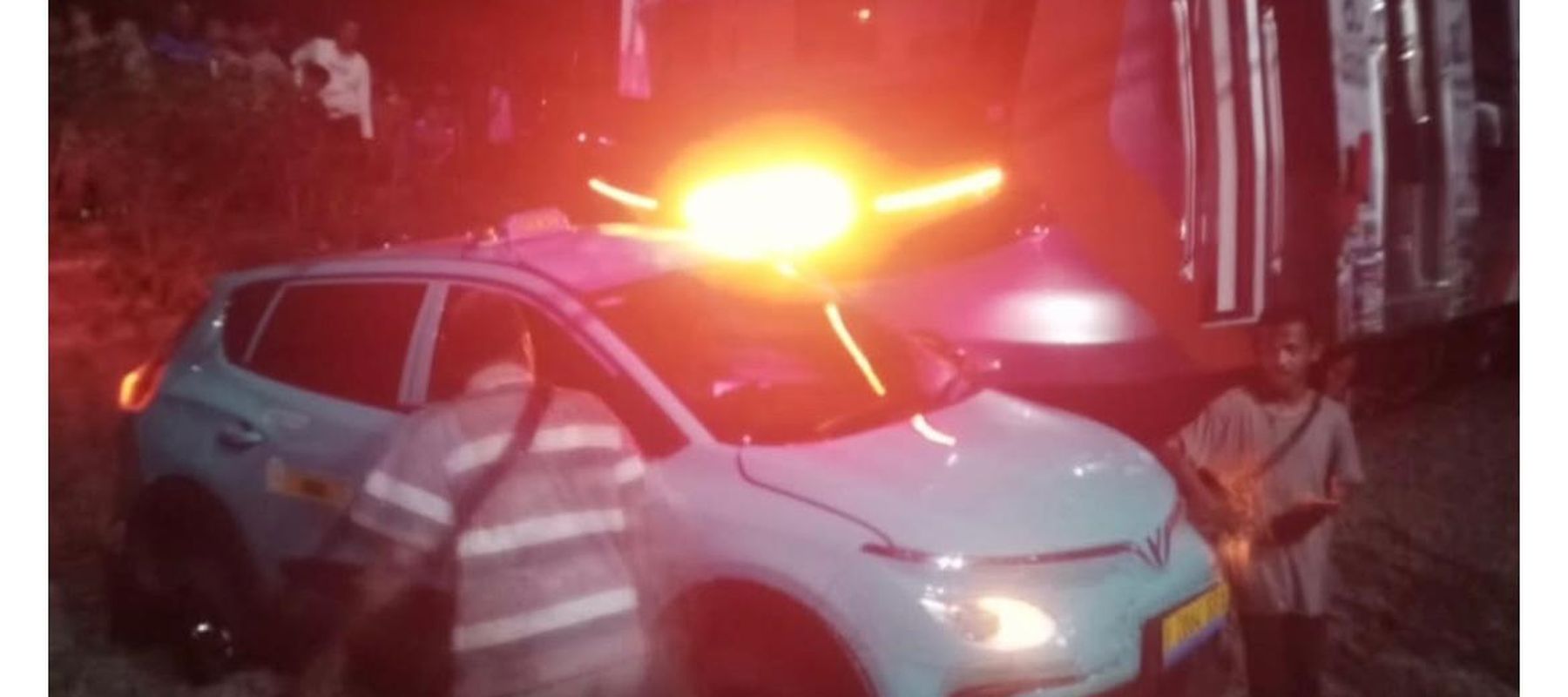 Taksi Green SM jadi penyebab awal Kereta Api Argo Bromo menabrak KRL di Bekas Timur. 