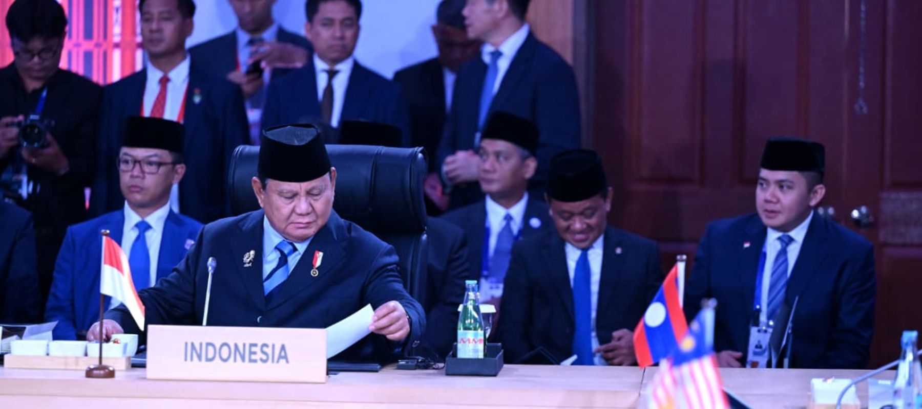 Presiden Republik Indonesia, Prabowo Subianto menghadiri sesi pleno Konferensi Tingkat Tinggi (KTT) ke-48 ASEAN yang digelar di Mactan Expo, Cebu, Filipina,