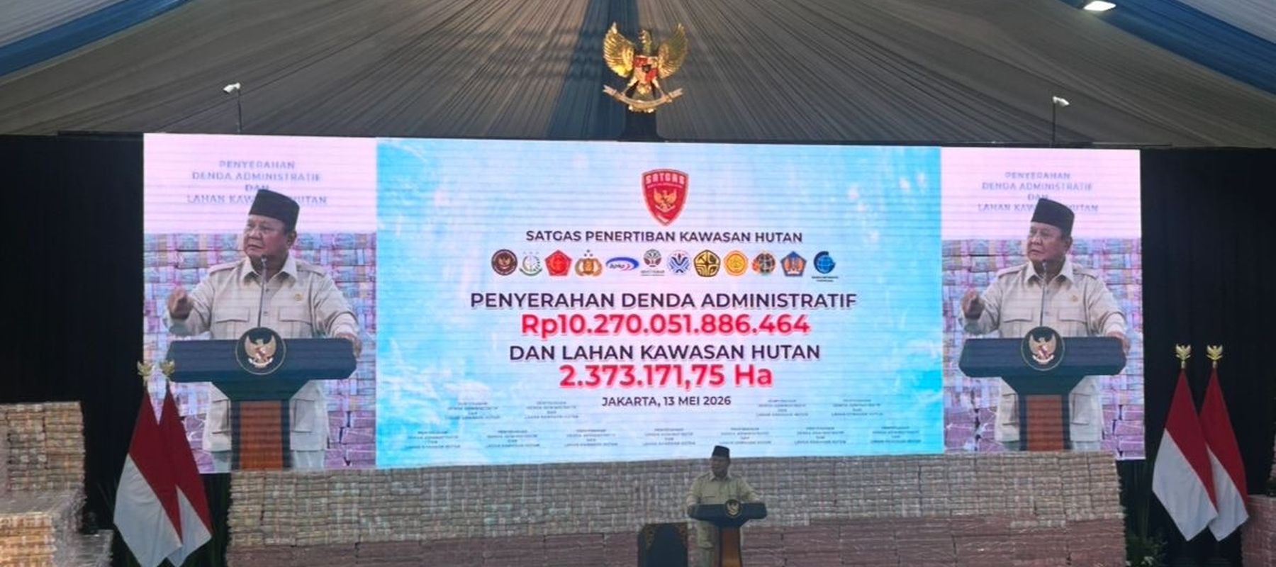Moment Prabowo Pidato di Hadapan Gunungan Uang Tunai Rp 10,2 Triliun Hasil Kerja Satgas PKH